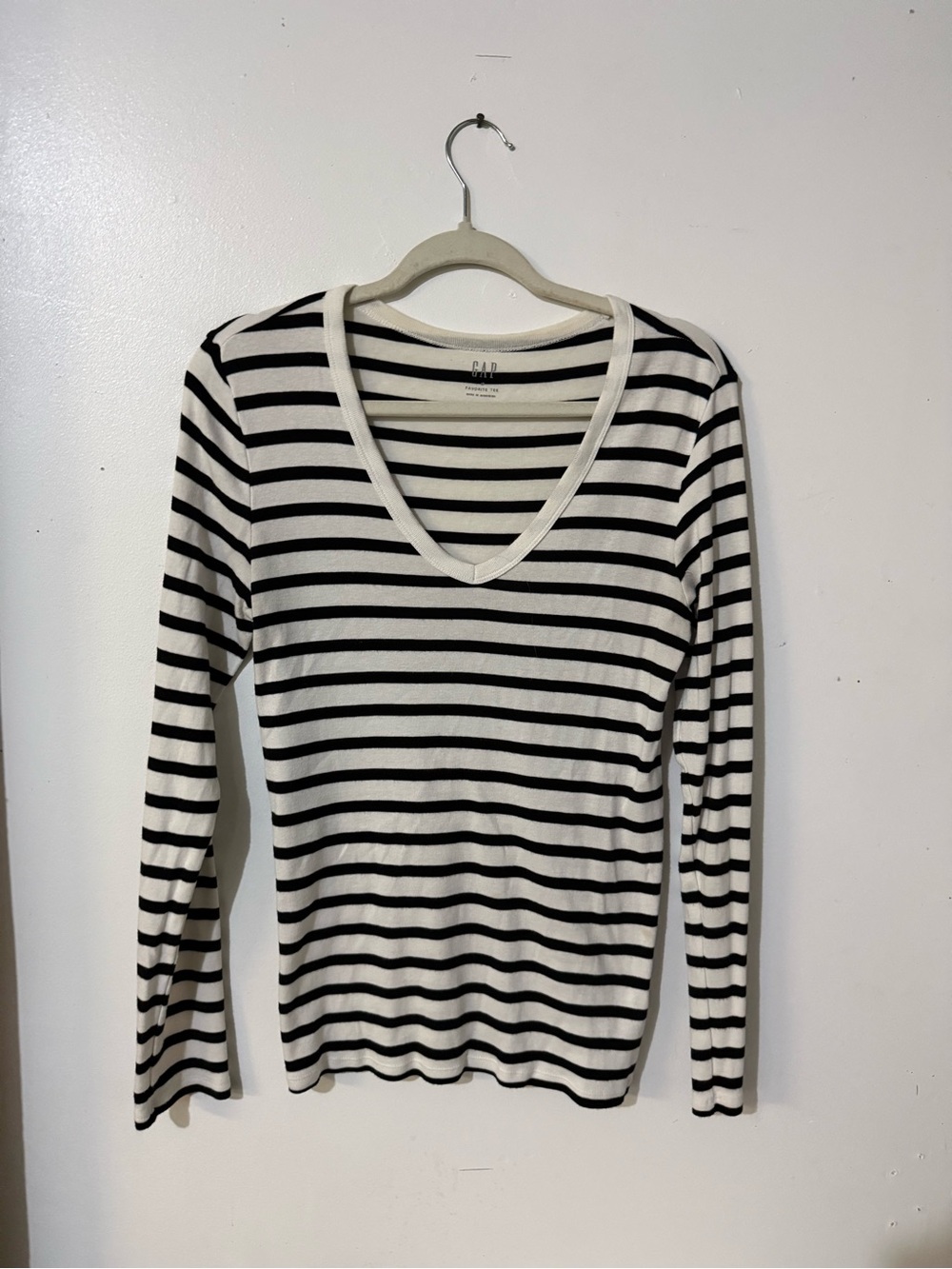 GAP White and Black Striped V-Neck Long Sleeve Top